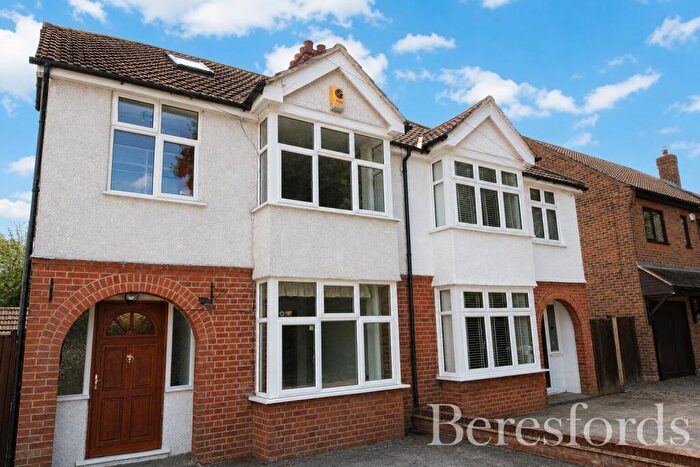4 Bedroom Semi Detached House To Rent In Woodman Road, Warley, CM14