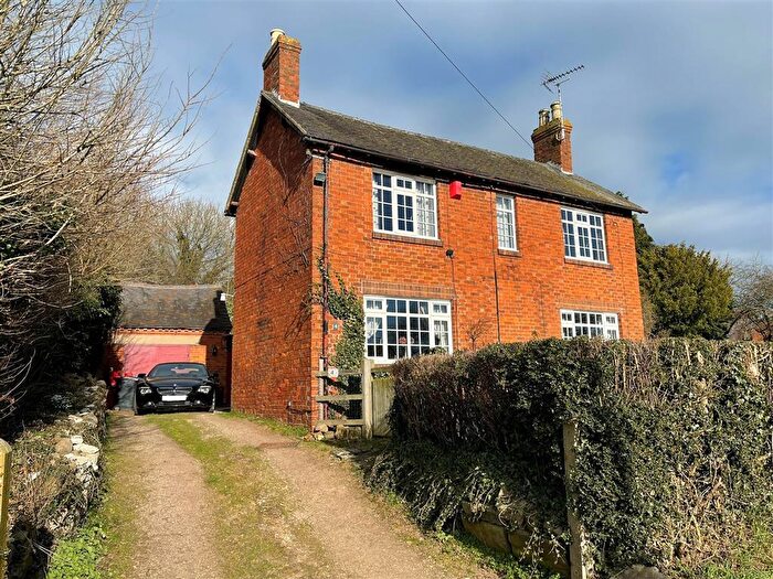 4 Bedroom Detached House For Sale In Lower Street, Doveridge, Ashbourne, DE6