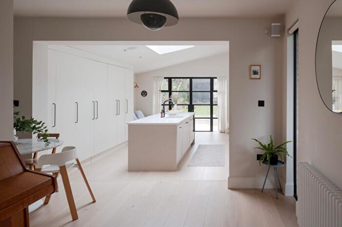 4 Bedroom End Of Terrace House For Sale In Leyspring Road, Bushwood, London, E11