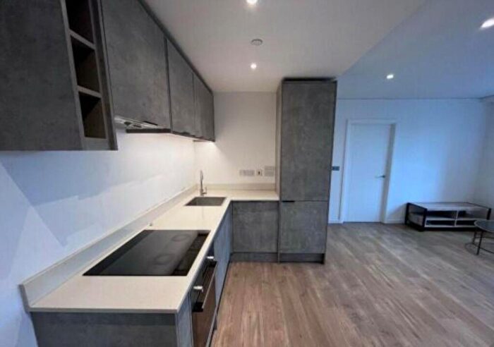 Apartment To Rent In Cresta House, Alma Street, Luton, LU1