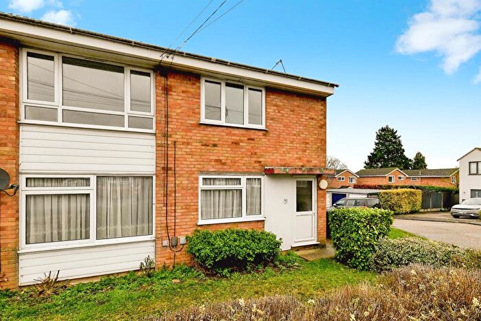 2 Bedroom Maisonette For Sale In Bowmans Avenue, Hitchin, SG4