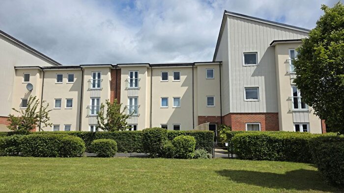 2 Bedroom Flat For Sale In Mallard Close, Southam, CV47