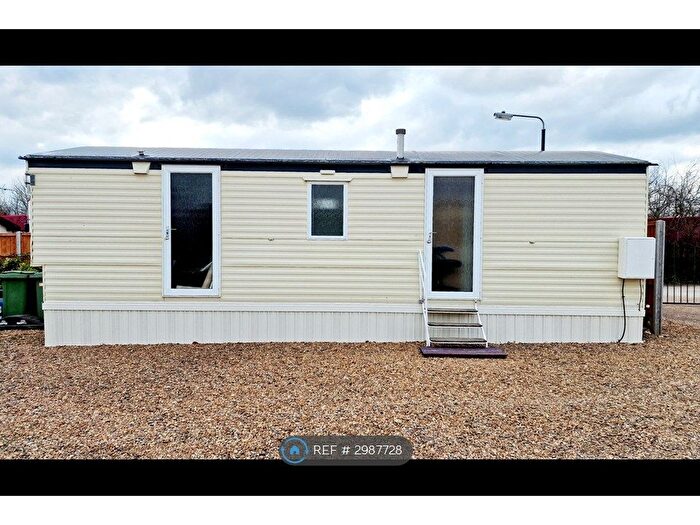 2 Bedroom Mobile/park Home To Rent In Five Counties Park, Oakham, LE15