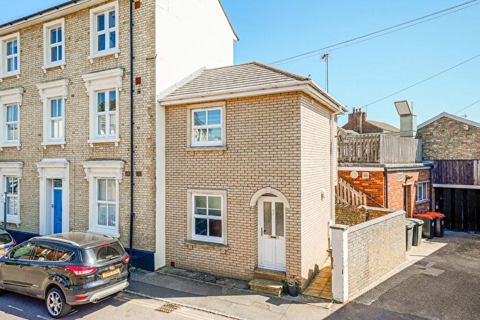 1 Bedroom Property For Sale In Church Road, Leighton Buzzard, LU7