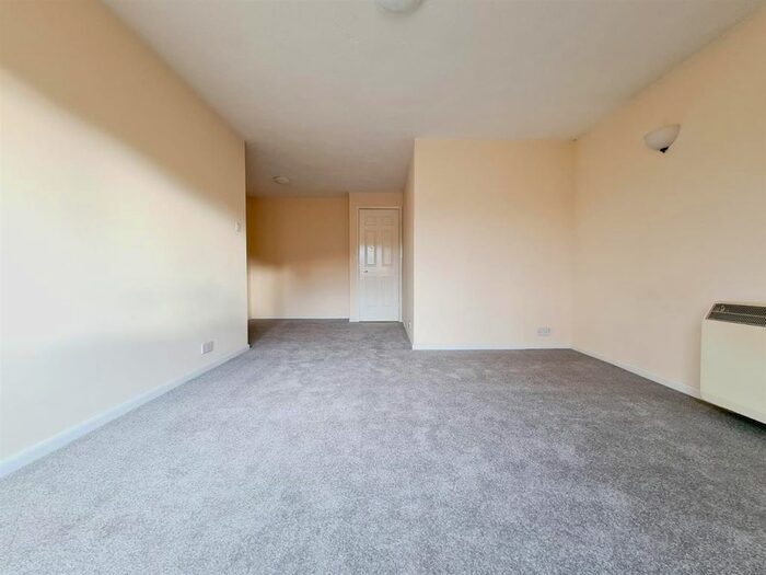 1 Bedroom Property To Rent In Wharf Road, Grays, RM17