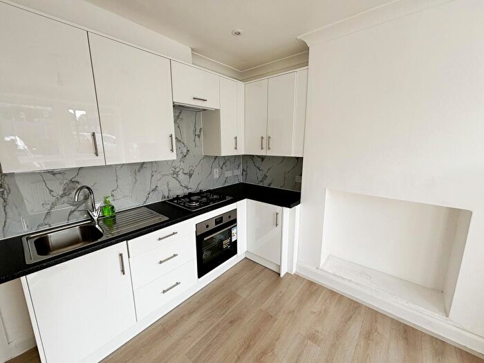 3 Bedroom Semi Detached House To Rent In Framlingham Place, Sheffield, S2