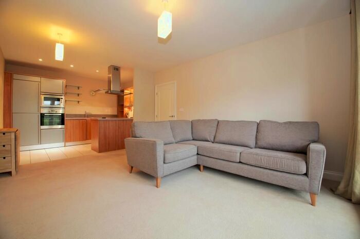 2 Bedroom Flat To Rent In Luscinia View, Napier Road, Reading, Berkshire RG1