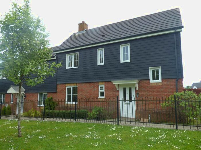 3 Bedroom Semi-Detached House To Rent In Storey Crescent, Hawkinge, Folkestone, CT18