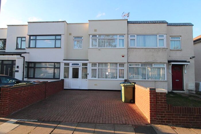 3 Bedroom Terraced House To Rent In Greater London, Edgware, HA8