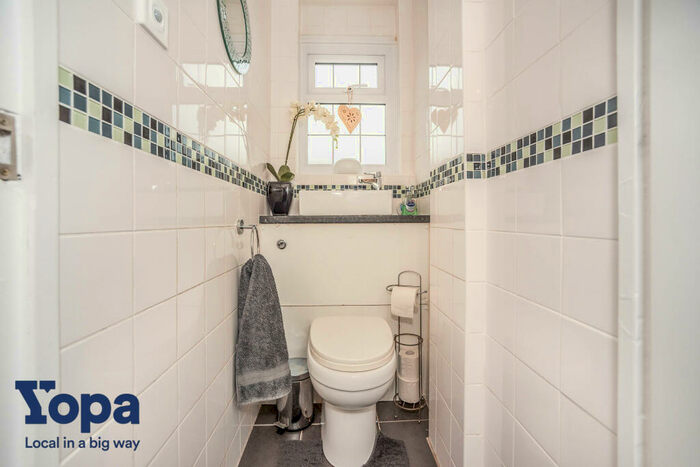 5 Bedroom Semi-Detached House For Sale In St. Botolph Road, Gravesend, DA11