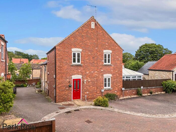 3 Bedroom End Of Terrace House For Sale In Inglenook Close, South Milford, LS25