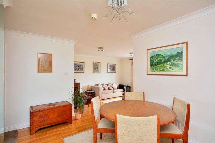 2 Bedroom Flat To Rent In Corney Reach, Grove Park, London, W4