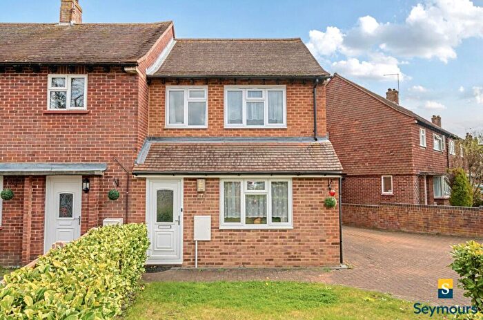 2 Bedroom End Of Terrace House For Sale In Lime Grove, Guildford, Surrey, GU1