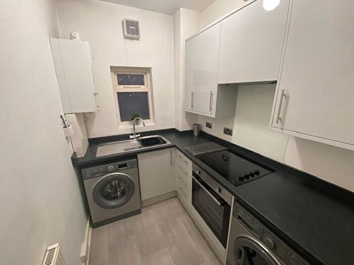 1 Bedroom Flat To Rent In Wilmslow Road, Withington, Manchester, M20