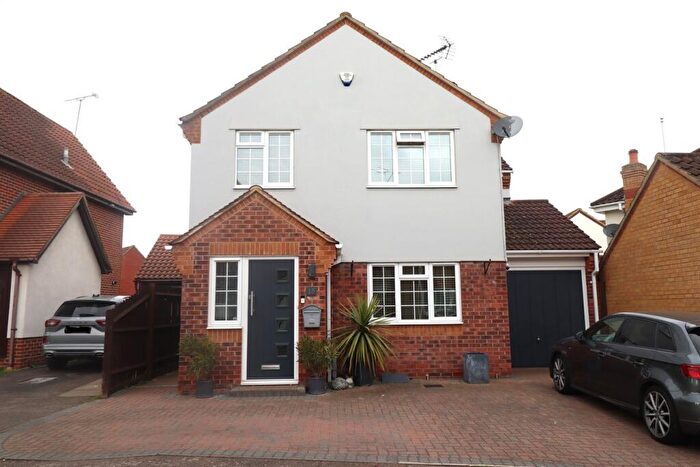 4 Bedroom Detached House For Sale In Denham Vale, Rayleigh, SS6