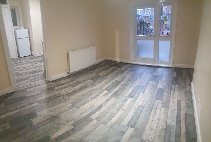 2 Bedroom Flat To Rent In Harcourt House, High Road, London, NW10