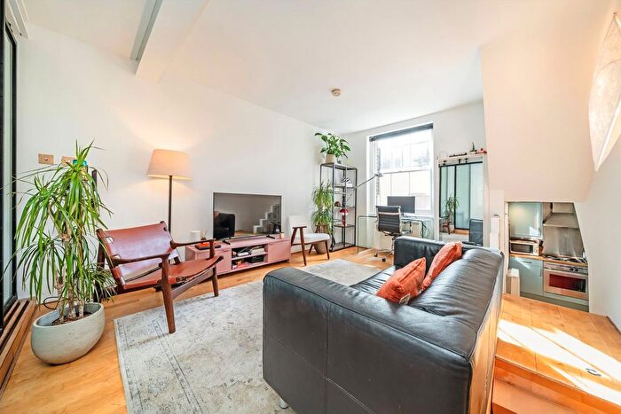 1 Bedroom Flat To Rent In Holland Street, Kensington, W8