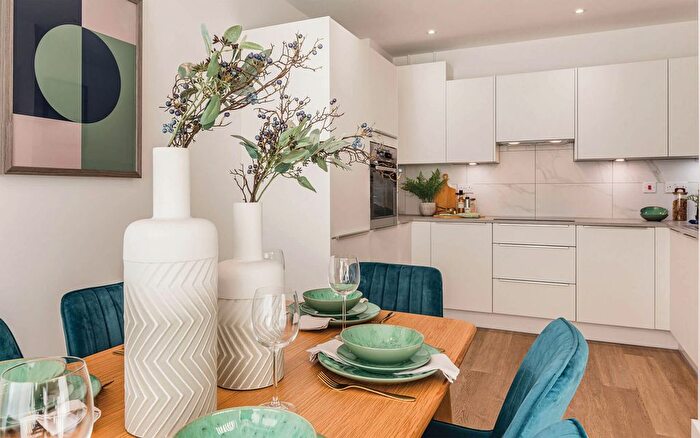 2 Bedroom Flat For Sale In Thanet Way, Whitstable, CT5