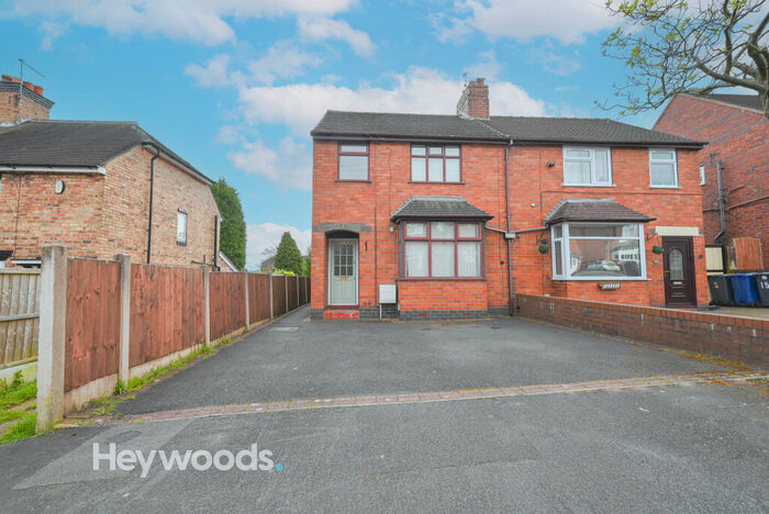 4 Bedroom Terraced House To Rent In Wesley Place, Newcastle Under Lyme, ST5