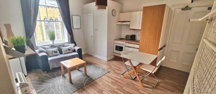 Studio To Rent In Headingley Lane, Leeds, West Yorkshire, LS6