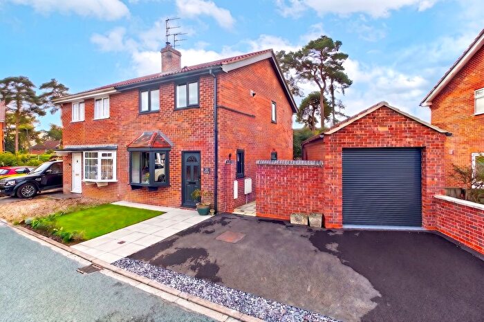 3 Bedroom Semi-Detached House For Sale In Pinewood Close Pocklington, Pocklington, York, YO42