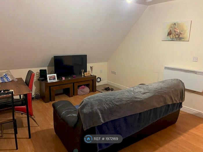 1 Bedroom Flat To Rent In Orchard Street Rainham, Gillingham, ME8