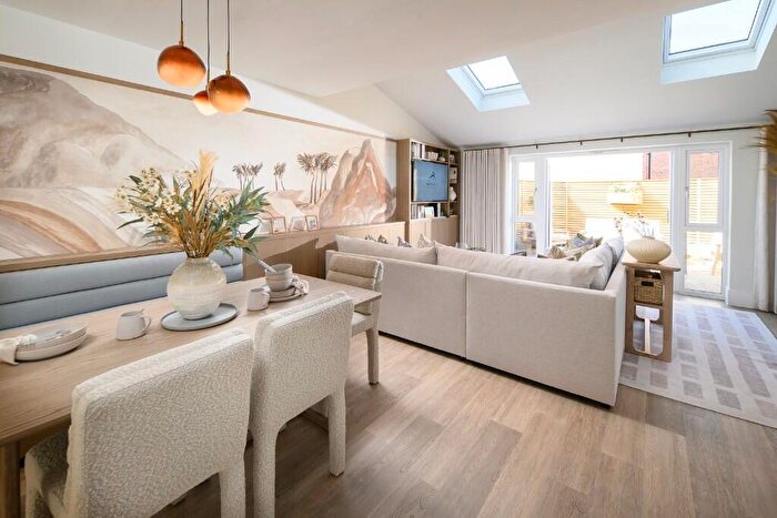 3 Bedroom Detached House For Sale In Hitches Lane, Crookham Village, Fleet, GU51