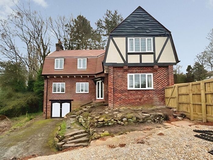 3 Bedroom Detached House To Rent In Handforth Road, Wilmslow, Cheshire, SK9