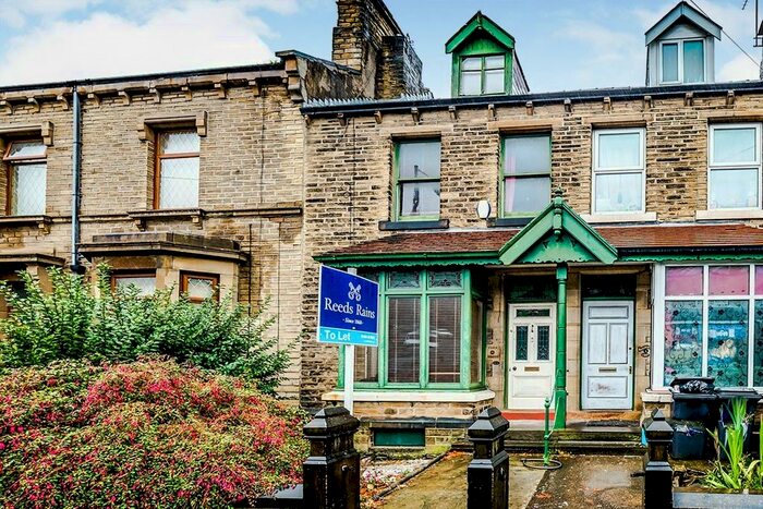 3 Bedroom Detached House To Rent In Victoria Road, Lockwood, Huddersfield, HD1