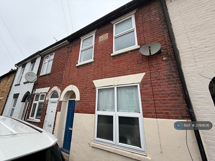 1 Bedroom Flat To Rent In East Street, Chatham, ME4