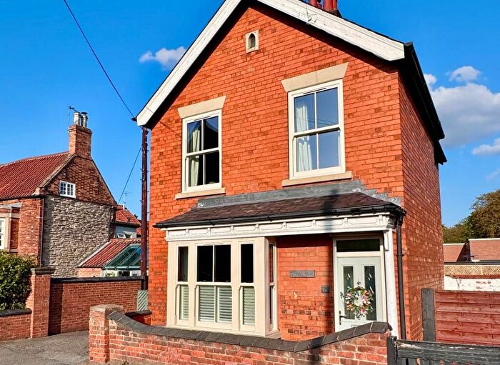 2 Bedroom Detached House For Sale In High Street, Collingham, NG23