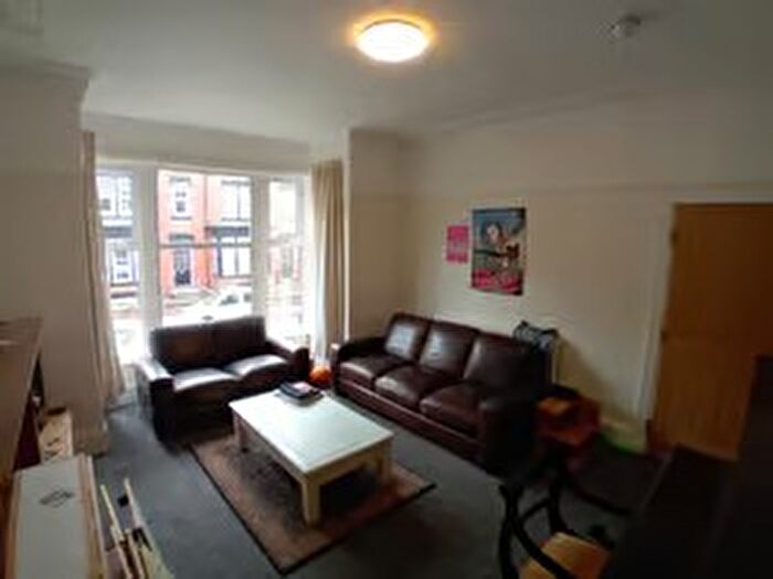 6 Bedroom Terraced House To Rent In Manor Terrace, Leeds, West Yorkshire, LS6