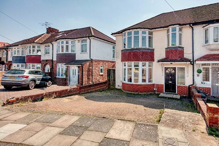 4 Bedroom Terraced House To Rent In Charter Way, London, N14