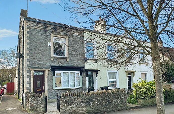 3 Bedroom End Terrace House For Sale In Staple Hill Road, Bristol, BS16