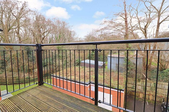2 Bedroom Flat For Sale In Shafford Meadows, Hedge End, SO30