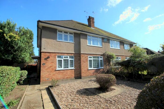 2 Bedroom Maisonette To Rent In Park Avenue, Watford, WD18