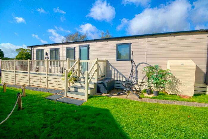 2 Bedroom Mobile/park Home For Sale In Biddenden, Ashford, TN27