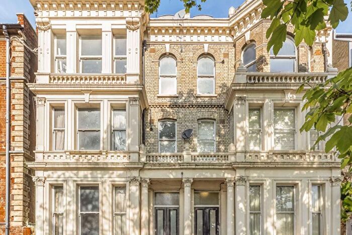 1 Bedroom Flat To Rent In Clapham Road, Clapham, SW9