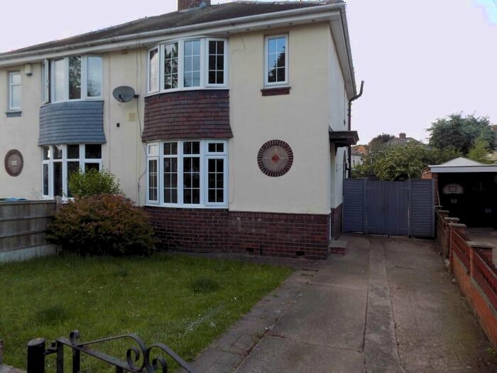 3 Bedroom Semi-Detached House To Rent In Kingsway, Worksop, S81