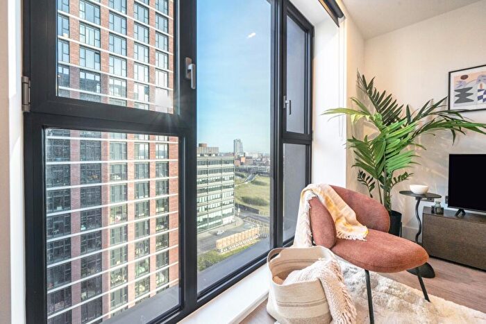 3 Bedroom Apartment To Rent In Uncle Leeds, Whitehall Leeds, LS12