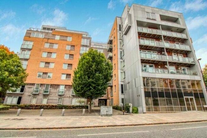 2 Bedroom Flat To Rent In High Street, Southampton, Hampshire, SO14