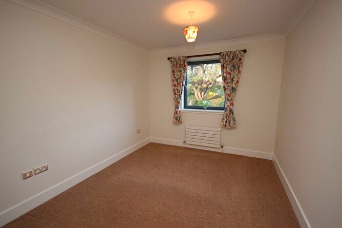 3 Bedroom Flat To Rent In South Oswald Road, Morningside, Edinburgh, EH9