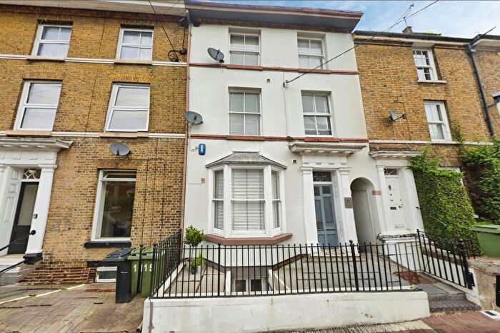 1 Bedroom Flat For Sale In Brewer Street, Maidstone, Kent, ME14