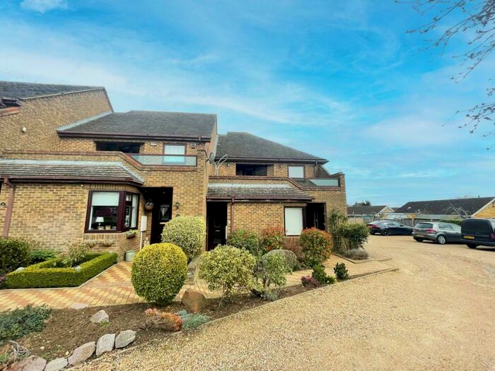 2 Bedroom Maisonette To Rent In The Heathers, Wollaston, NN29