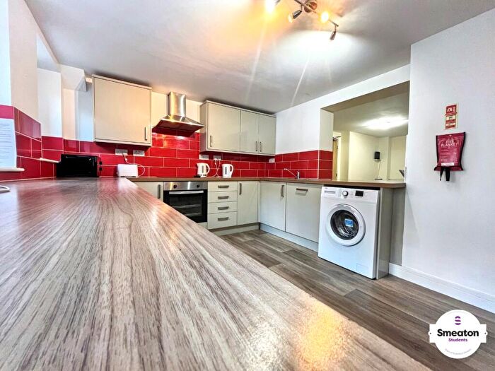 7 Bedroom Apartment To Rent In - Houndiscombe Road, - Available September, PL4