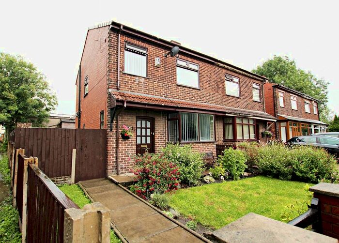3 Bedroom Semi-Detached House To Rent In Captains Lane, Ashton-In-Makerfield, Wigan, WN4