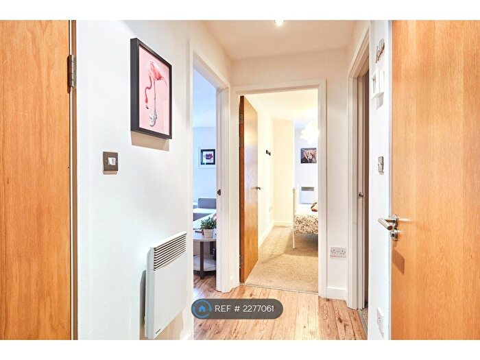2 Bedroom Flat To Rent In Hornbeam Way, Manchester, M4