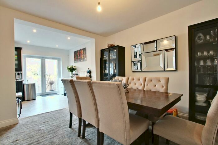 4 Bedroom Terraced House To Rent In Greenway, Chislehurst, BR7