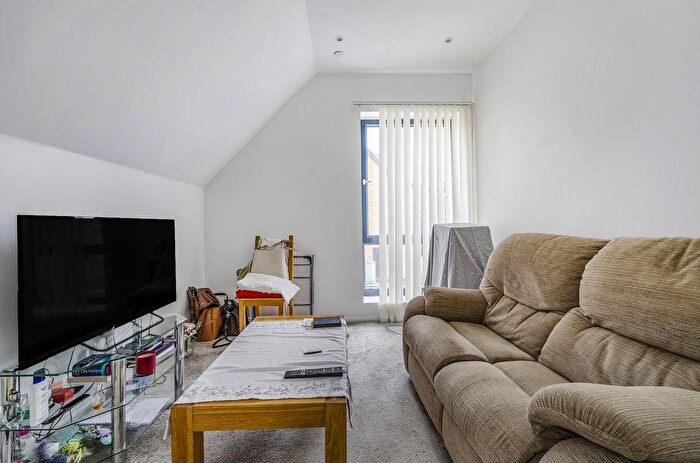 1 Bedroom Flat For Sale In Flat, - High Street, New Malden, KT3