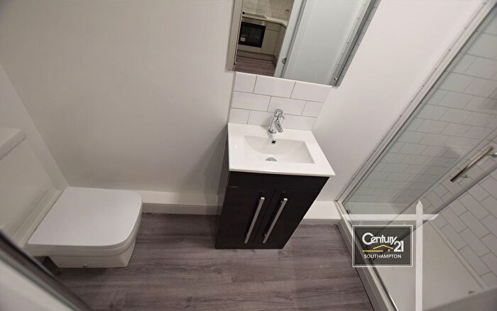 1 Bedroom Flat To Rent In |Ref: |, Chiltern House, College Place, Southampton, SO15